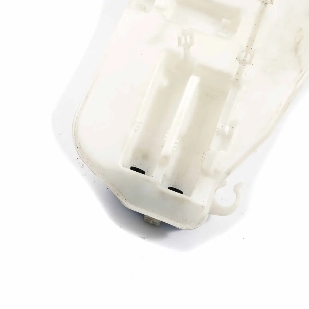 Zbiornik Płynu Spryskiwaczy do BMW F10 o numerze 7269670 BMW F10 Zbiornik Płynu Spryskiwaczy - SKU 7269670 - Numer Części 7269670