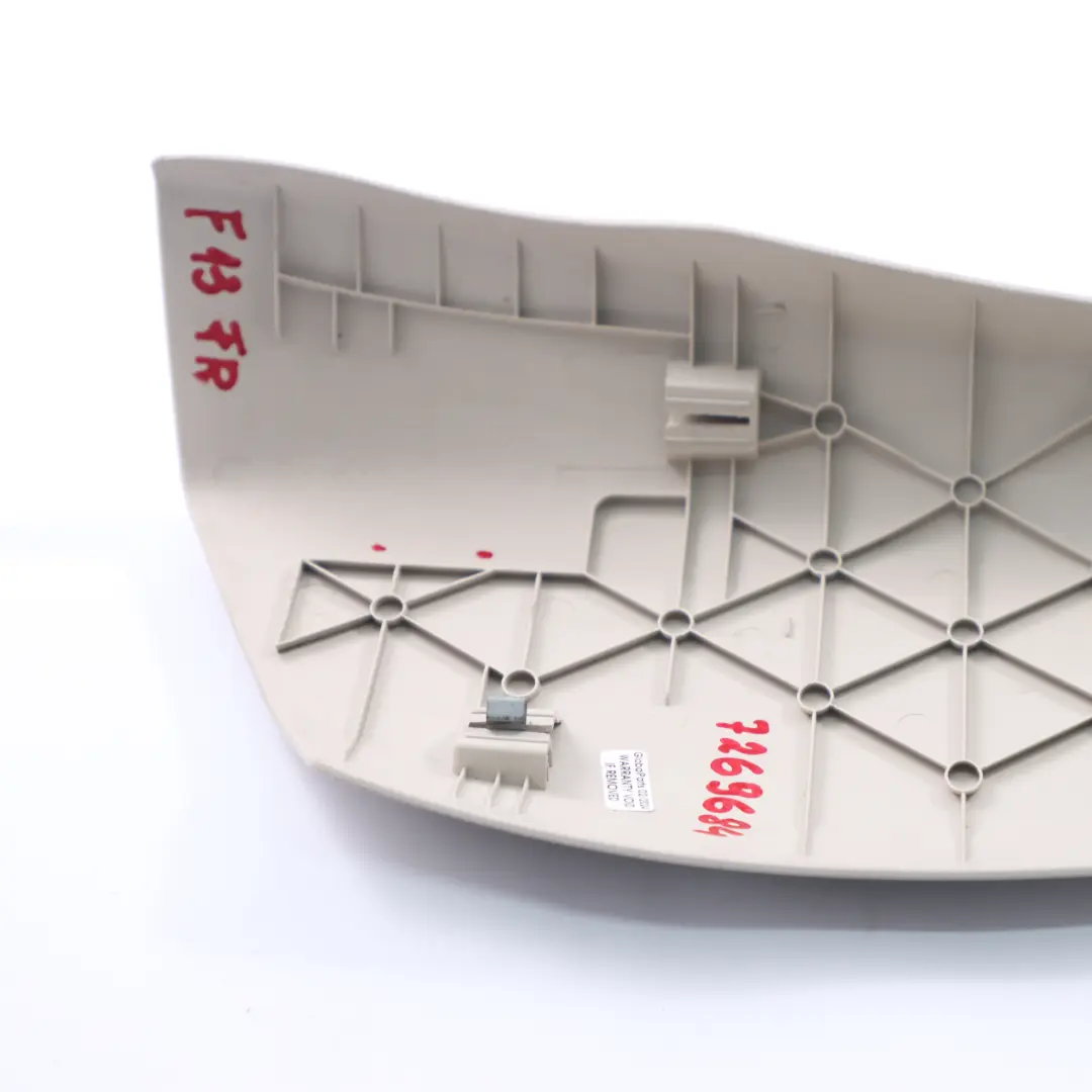 Osłona Oparcia Fotela Prawy Przód Elfenbeinweiss Biały 7228302 do BMW F12 F13 o numerze 7269684 BMW F12 F13 Osłona Oparcia Fotela Prawy Przód Elfenbeinweiss Biały 7228302 - SKU 7269684 - Numer Części 7269684