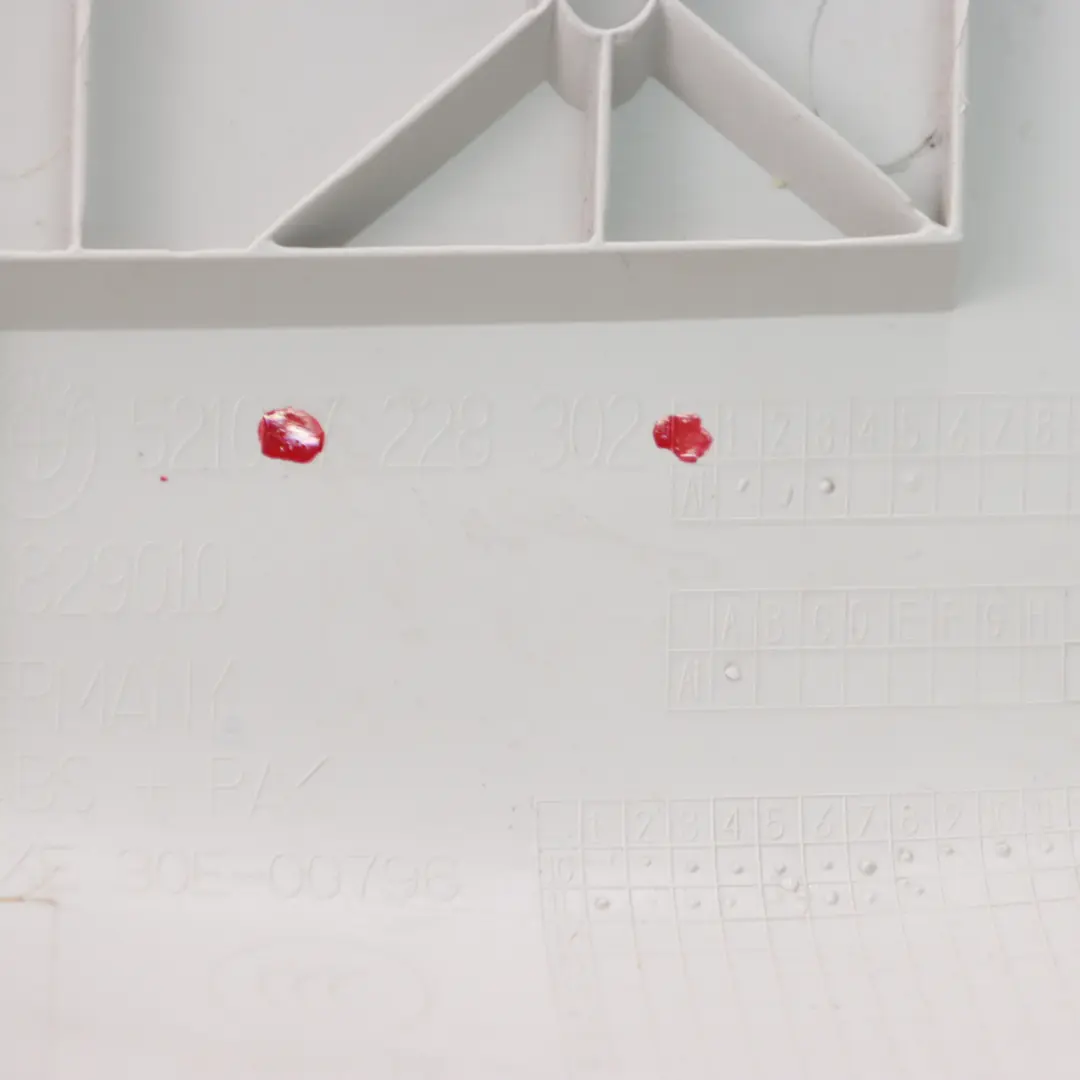 Sitzverkleidung BMW F12 F13 Vordersitz Rechts Rückenlehne Elfenbeinweiss 7228302 für mit Teilenummer 7269684 Sitzverkleidung BMW F12 F13 Vordersitz Rechts Rückenlehne Elfenbeinweiss 7228302 - SKU 7269684 - Teilenummer 7269684