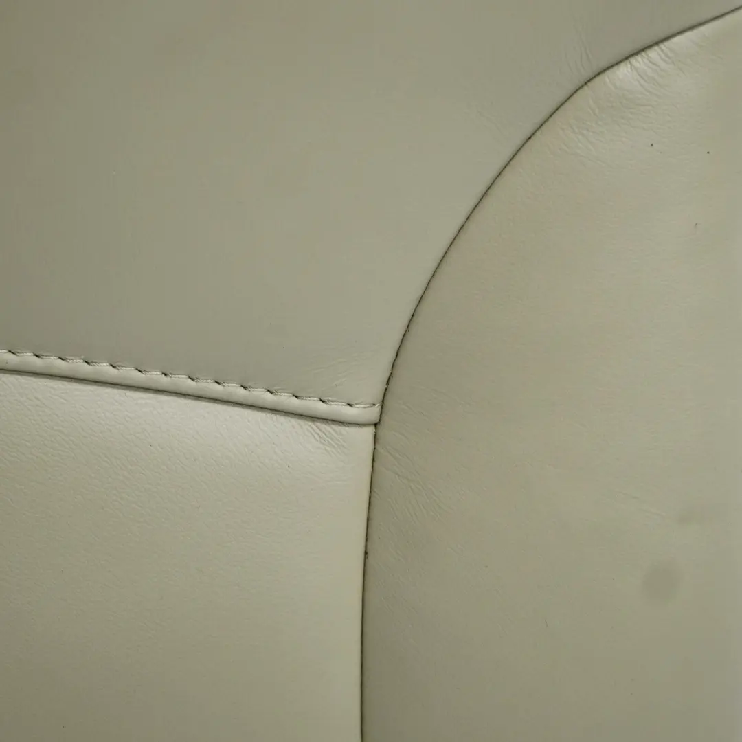 Sedile posteriore destro Schienale in pelle Polar Beige per Mini R55 R56 LCI con numero di parte 7270392 Mini R55 R56 LCI Sedile posteriore destro Schienale in pelle Polar Beige - SKU 7270392 - Numero di parte 7270392