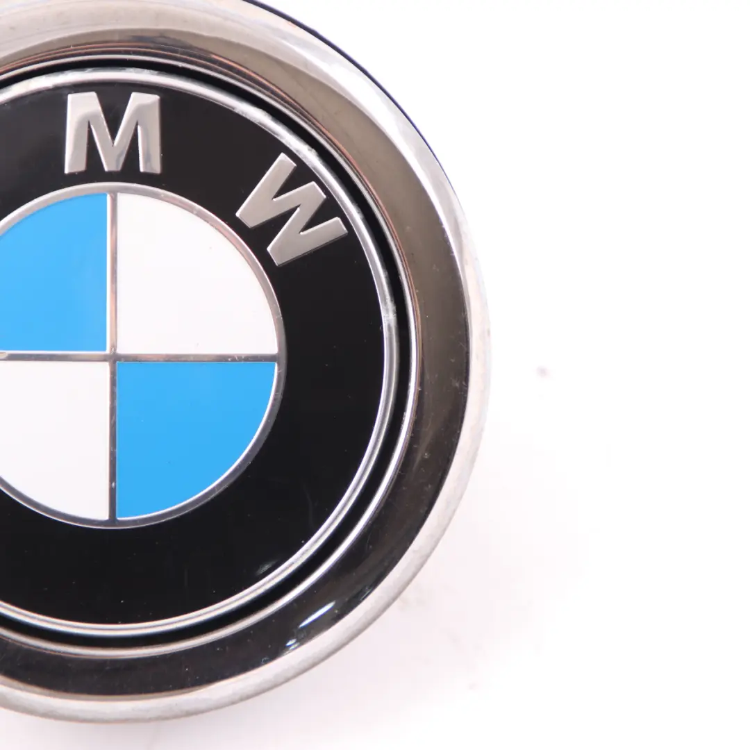 Emblema del bagagliaio Pulsante di apertura posteriore per BMW F20 F21 con numero di parte 7270728 BMW F20 F21 Emblema del bagagliaio Pulsante di apertura posteriore - SKU 7270728-11 - Numero di parte 7270728