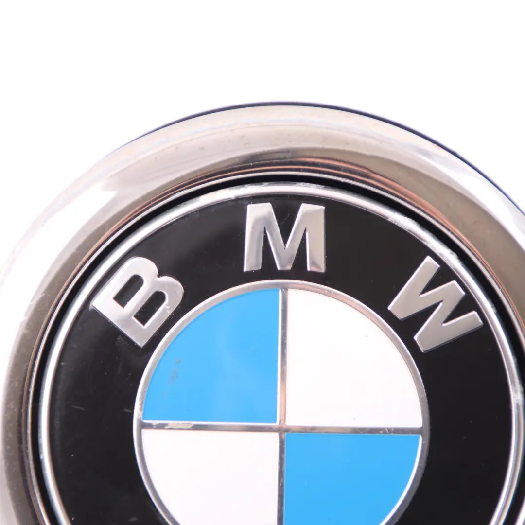 BMW F20 F21 Emblème de coffre Bouton d'ouverture arrière - SKU 7270728-11 - Numéro de pièce 7270728