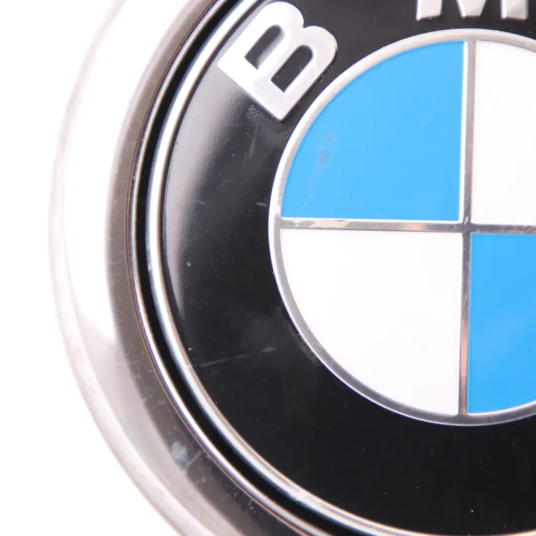 Emblema del bagagliaio Pulsante di apertura posteriore per BMW F20 F21 con numero di parte 7270728 BMW F20 F21 Emblema del bagagliaio Pulsante di apertura posteriore - SKU 7270728-11 - Numero di parte 7270728