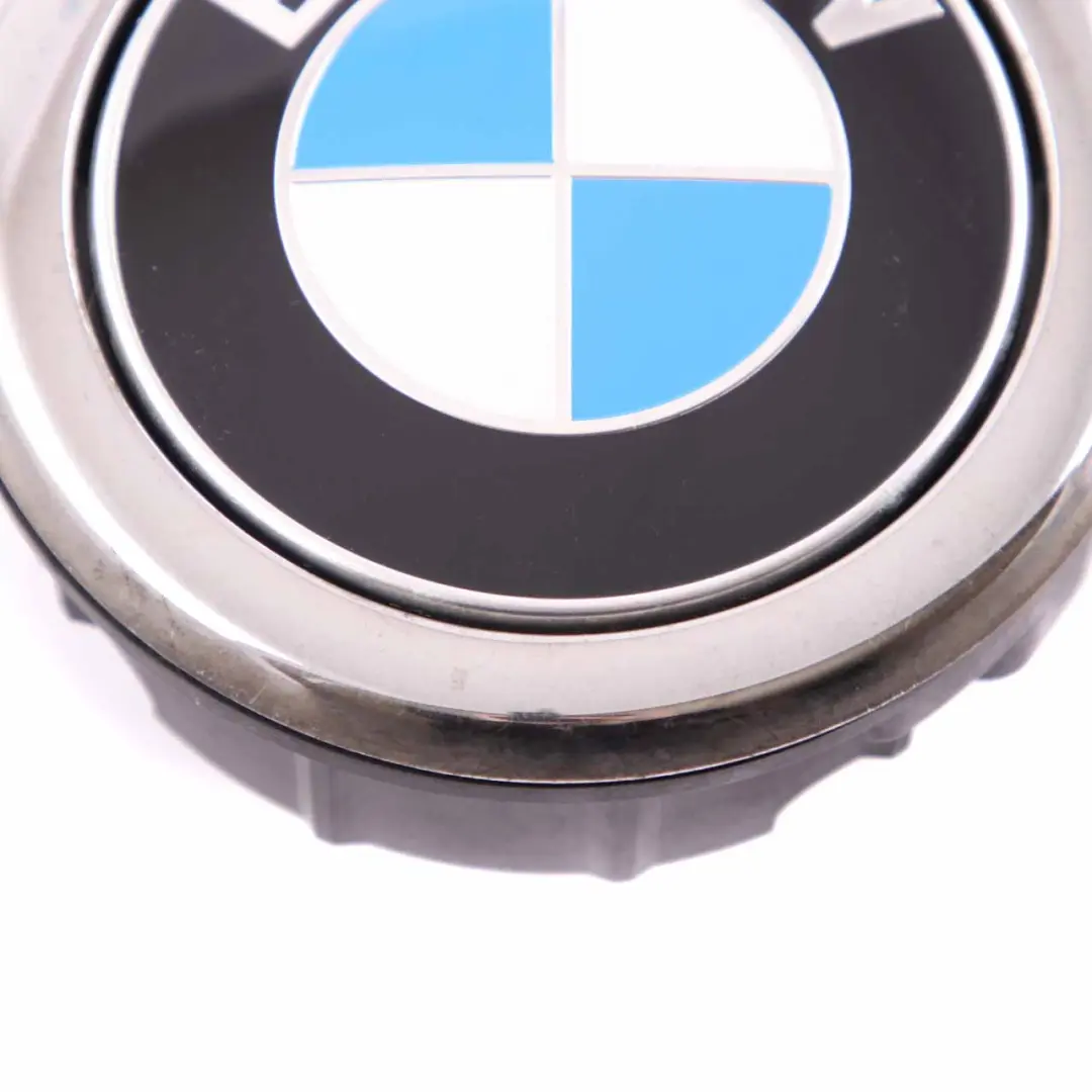 Emblemat Przycisk Otwierania Klapy Tył do BMW F20 F21 o numerze 7270728 BMW F20 F21 Emblemat Przycisk Otwierania Klapy Tył - SKU 7270728-7 - Numer Części 7270728