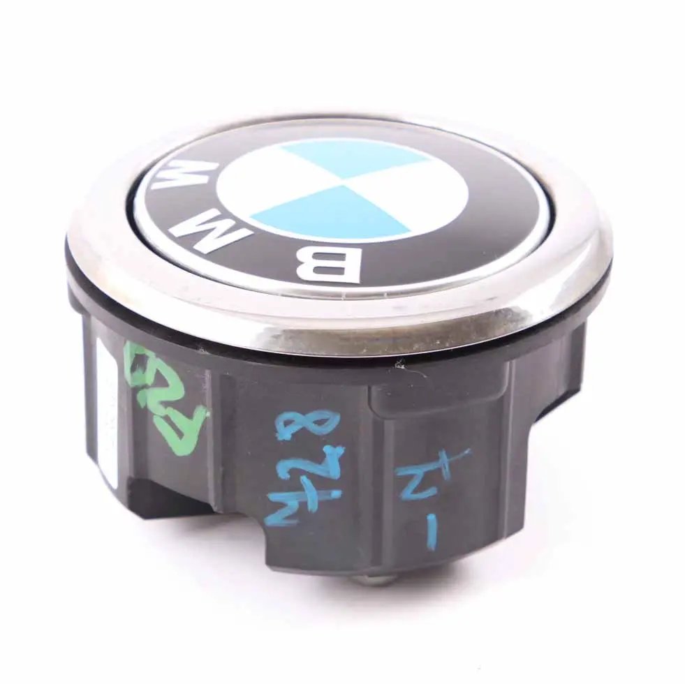  Emblema bagagliaio BMW F20 F21 LCI Pulsante Portellone posteriore - SKU 7270728-7 - Numero di parte 7270728