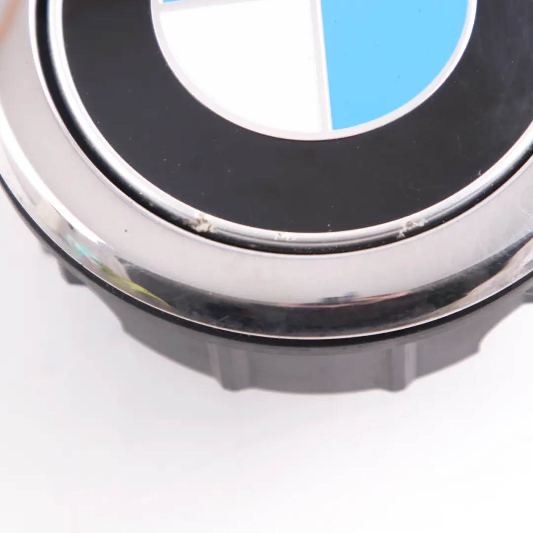 Bottoniera Del Baule Emblema Posteriore per BMW F20 F21 LCI con numero di parte 7270728 BMW F20 F21 LCI Bottoniera Del Baule Emblema Posteriore - SKU 7270728-9 - Numero di parte 7270728