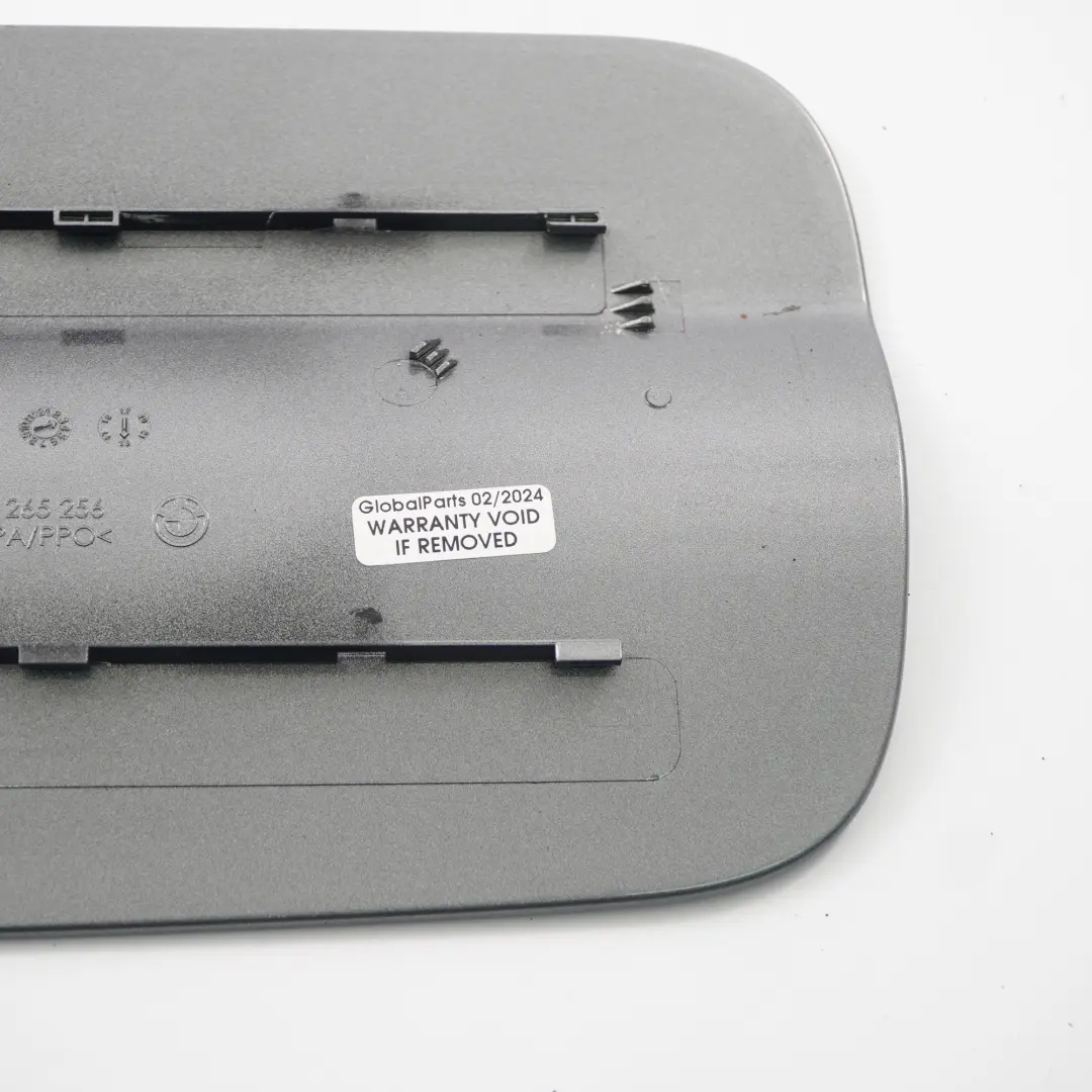 BMW X3 F25 Couvercle trappe remplissage carburant Gris Espace - A52 7265256 - SKU 7270821-SCG - Numéro de pièce 7270821