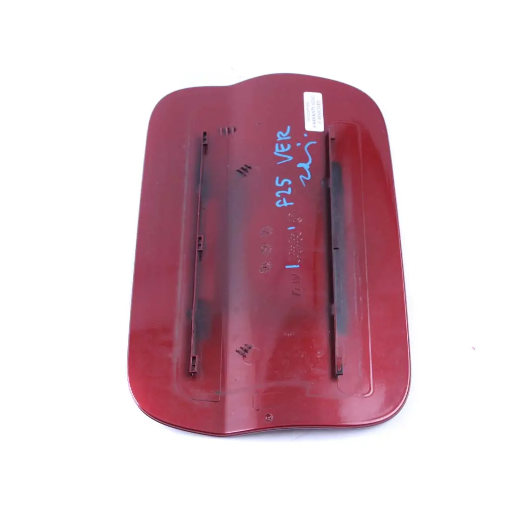 Coperchio sportello riempimento carburante Vermilionrot A82 7265256 per BMW X3 F25 con numero di parte 7270821 BMW X3 F25 Coperchio sportello riempimento carburante Vermilionrot A82 7265256 - SKU 7270821-VER - Numero di parte 7270821