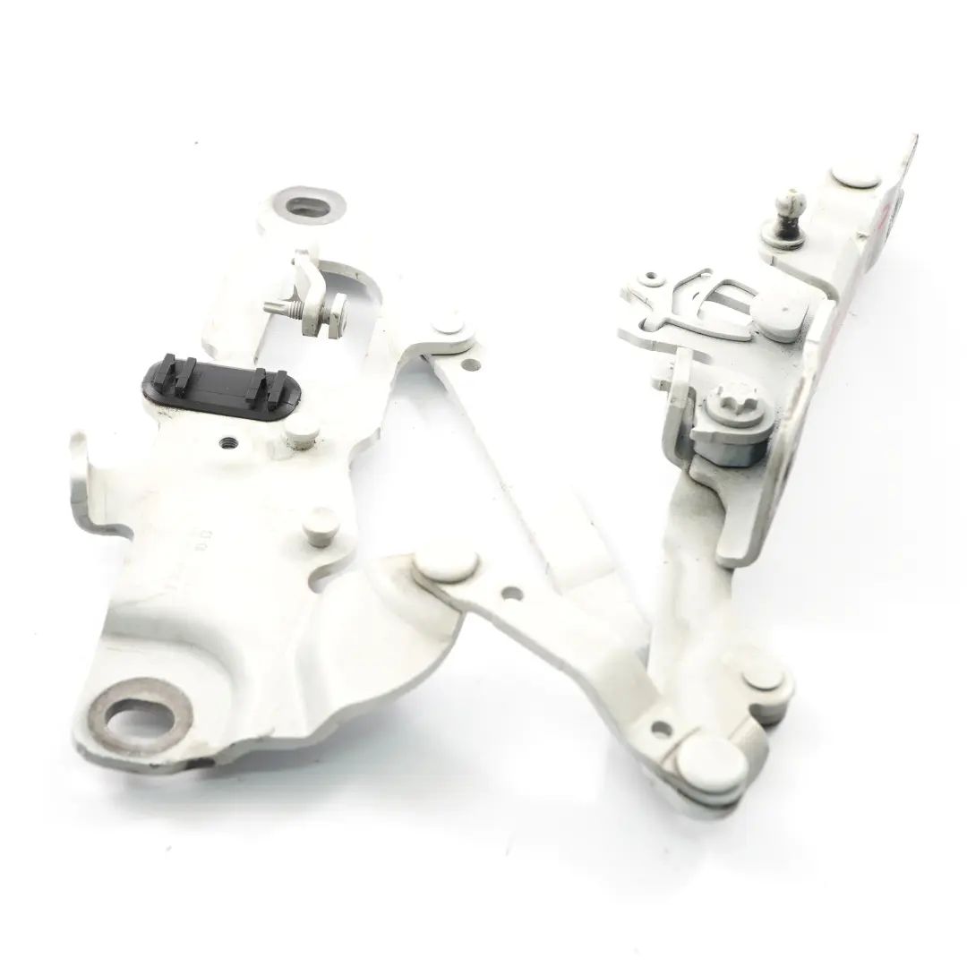Hood Hinge BMW F10 F11 F12 Engine Bonnet Right O/S Alpinweiss 3 - 300 7249888 to with Part number 7270884 Hood Hinge BMW F10 F11 F12 Engine Bonnet Right O/S Alpinweiss 3 - 300 7249888 - SKU 7270884-AW - Part number 7270884