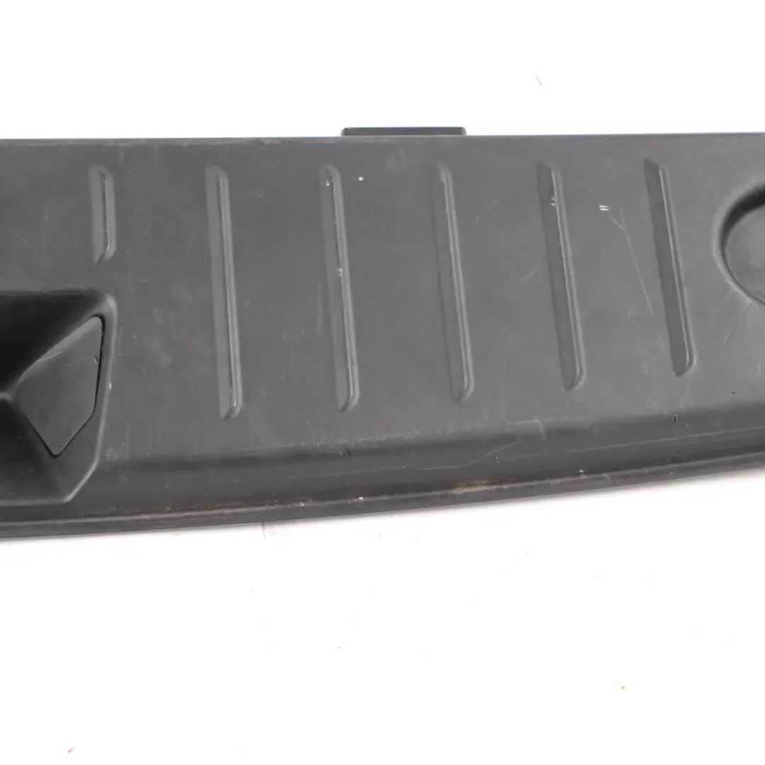 Pannello di copertura della soglia di carico bagagliaio nero per BMW i3 I01 con numero di parte 7272383 BMW i3 I01 Pannello di copertura della soglia di carico bagagliaio nero - SKU 7272383-1 - Numero di parte 7272383