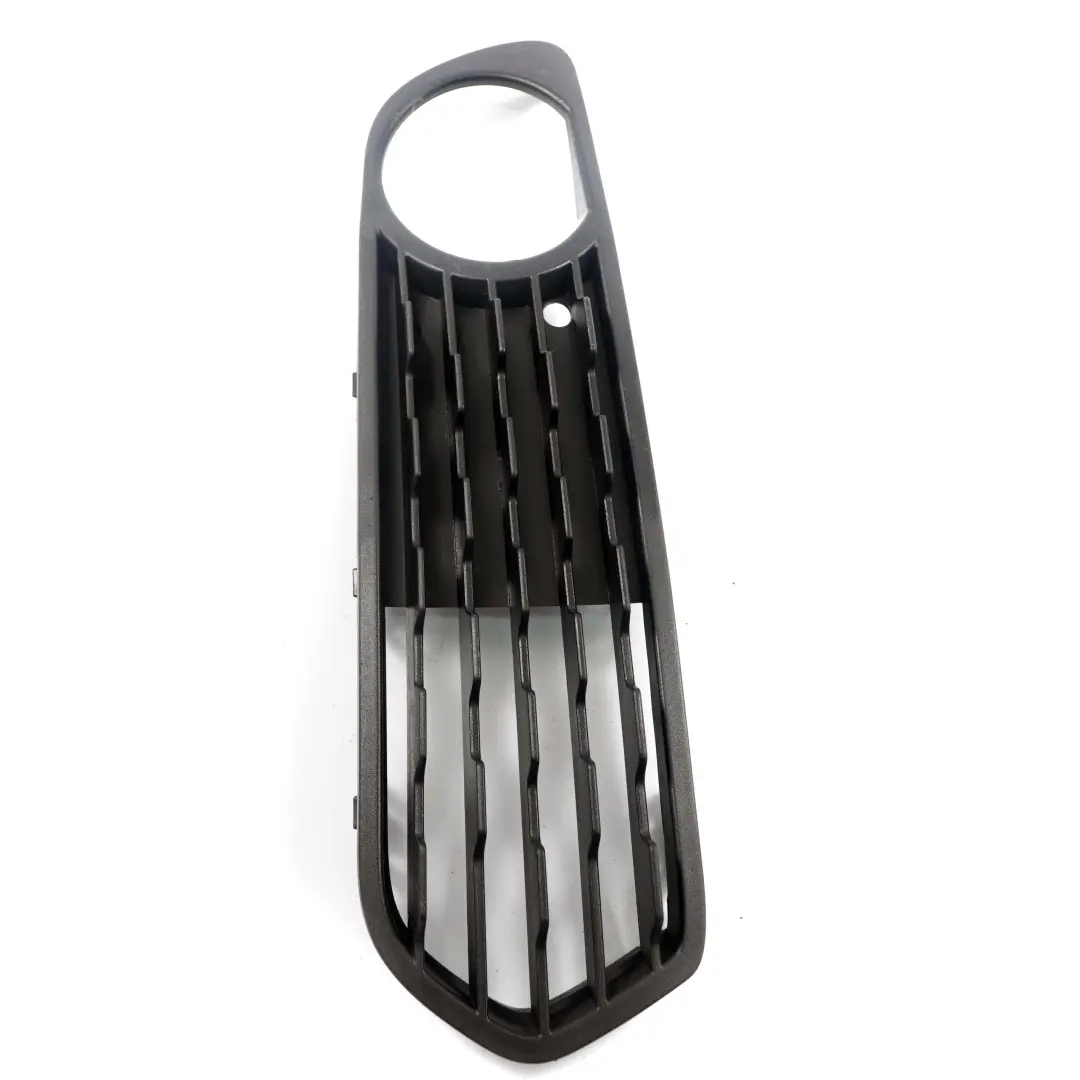 Stoßstange vorne rechts Gitter Kühlergrill Nebelscheinwerfer für BMW F20 F21 mit Teilenummer 7272558 BMW F20 F21 Stoßstange vorne rechts Gitter Kühlergrill Nebelscheinwerfer - SKU 7272558 - Teilenummer 7272558