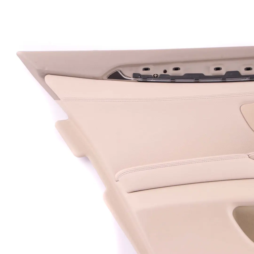 Boczek Panel Drzwi Lewy Tył Skóra Beż do BMW F10 F11 o numerze 7273287 BMW F10 F11 Boczek Panel Drzwi Lewy Tył Skóra Beż - SKU 7273287 - Numer Części 7273287