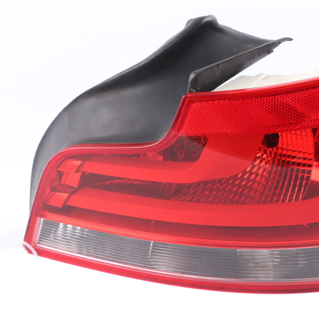 Lamp Coupe Cabrio Tail Light Lightning Right O/S to BMW E82 E88 Rear with Part number 7273428 BMW E82 E88 Rear Lamp Coupe Cabrio Tail Light Lightning Right O/S - SKU 7273428-1 - Part number 7273428