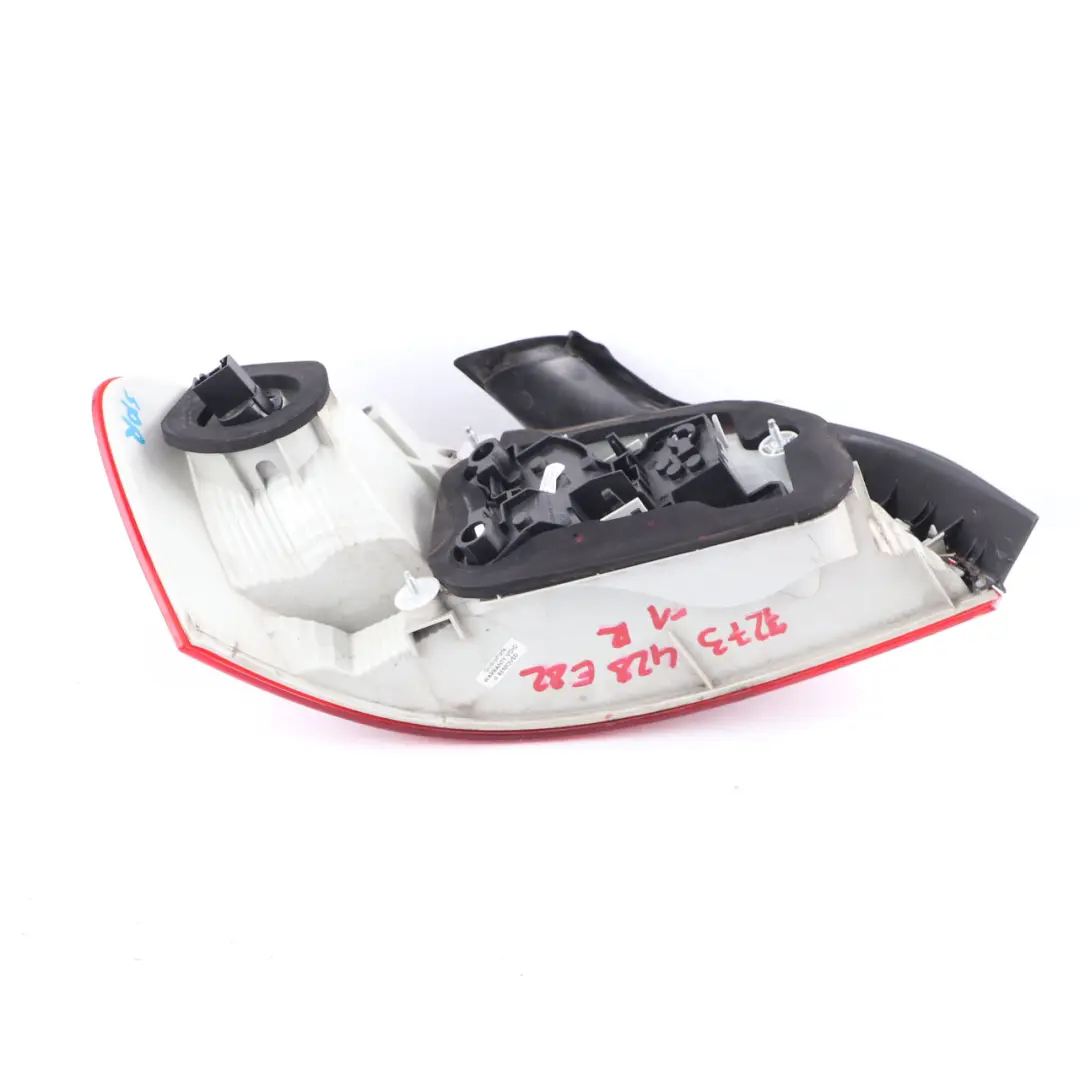 Lamp BMW E82 E88 Coupe Cabrio Tail Light Lightning Right O/S to Rear with Part number 7273428 Rear Lamp BMW E82 E88 Coupe Cabrio Tail Light Lightning Right O/S - SKU 7273428-1 - Part number 7273428