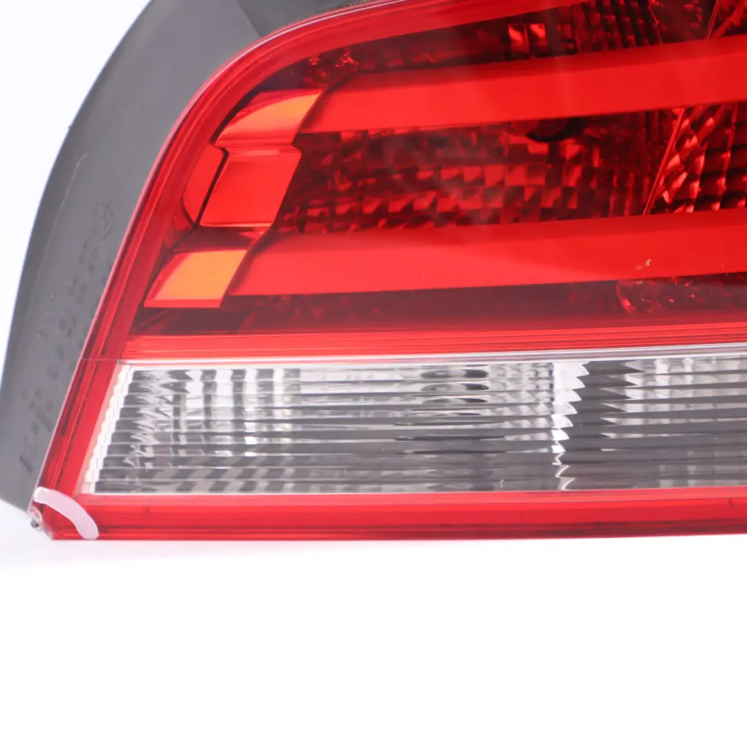Lamp BMW E82 E88 Coupe Cabrio Tail Light Lightning Right O/S to Rear with Part number 7273428 Rear Lamp BMW E82 E88 Coupe Cabrio Tail Light Lightning Right O/S - SKU 7273428-1 - Part number 7273428