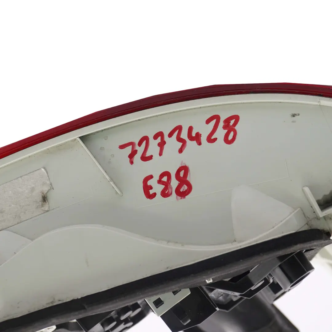 Pannello Laterale Fanale Posteriore Lampada Luce Dx per BMW E82 E88 con numero di parte 7273428 BMW E82 E88 Pannello Laterale Fanale Posteriore Lampada Luce Dx - SKU 7273428 - Numero di parte 7273428