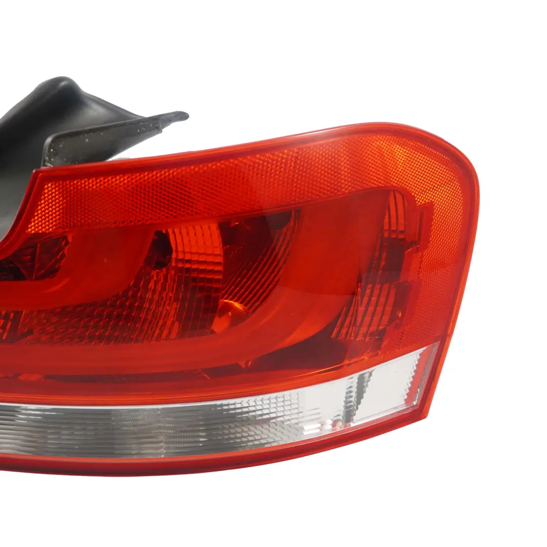 Piloto traseroBMW E82 E88 Coupe Cabrio Tail Lightning Right para con número de pieza 7273428 Piloto traseroBMW E82 E88 Coupe Cabrio Tail Lightning Right - SKU 7273428 - Número de pieza 7273428