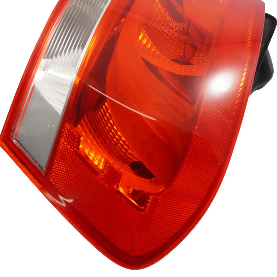 Reihe E82 E88 Seitenwand Heckleuchte Lampe Licht Hinten Rechts für BMW 1 mit Teilenummer 7273428 BMW 1 Reihe E82 E88 Seitenwand Heckleuchte Lampe Licht Hinten Rechts - SKU 7273428 - Teilenummer 7273428