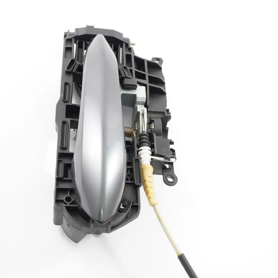 Maniglia completa porta posteriore destra Grigio Minerale - B39 per BMW F10 F11 con numero di parte 7276242 BMW F10 F11 Maniglia completa porta posteriore destra Grigio Minerale - B39 - SKU 7276242-MG - Numero di parte 7276242