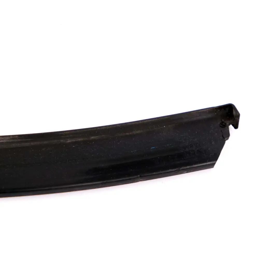 Guarnizione Porta Posteriore Destra Canale Esterno Guarnizione Striscia per BMW i3 con numero di parte 7277048 BMW i3 Guarnizione Porta Posteriore Destra Canale Esterno Guarnizione Striscia - SKU 7277048 - Numero di parte 7277048