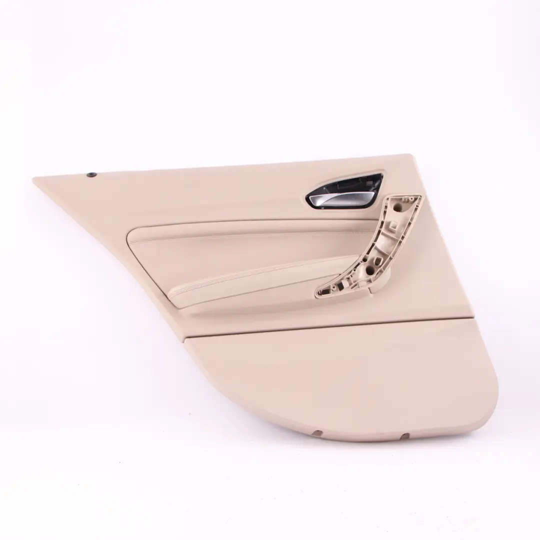 Panel de Tarjeta de Puerta Trasera Izquierda Forro Tapa Cuero Oyster para BMW F20 con número de pieza 7278491 BMW F20 Panel de Tarjeta de Puerta Trasera Izquierda Forro Tapa Cuero Oyster - SKU 7278491 - Número de pieza 7278491