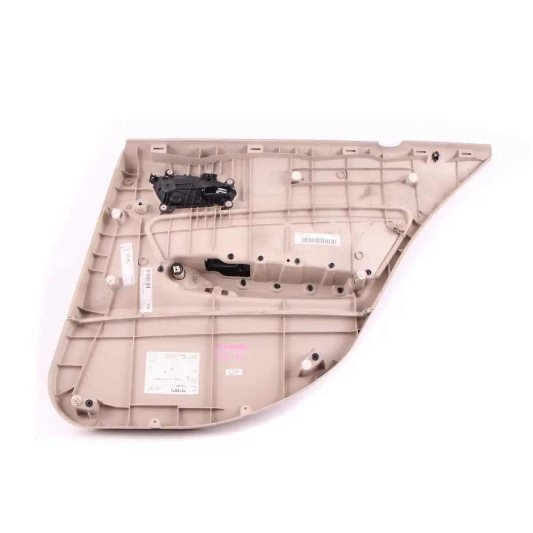 Panneau de Carte de Porte Arrière Gauche Cache Doublure Cuir Oyster pour BMW F20 à propos du numéro de pièce 7278491 BMW F20 Panneau de Carte de Porte Arrière Gauche Cache Doublure Cuir Oyster - SKU 7278491 - Numéro de pièce 7278491