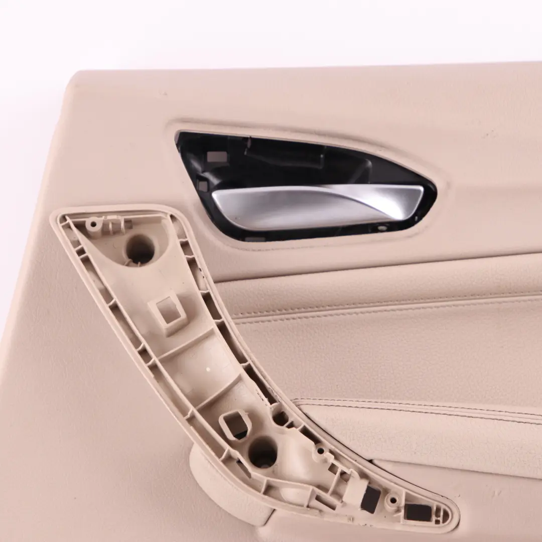 Panneau de Carte de Porte Arrière Droite Revêtement Cuir Dakota Oyster pour BMW F20 à propos du numéro de pièce 7278492 BMW F20 Panneau de Carte de Porte Arrière Droite Revêtement Cuir Dakota Oyster - SKU 7278492 - Numéro de pièce 7278492