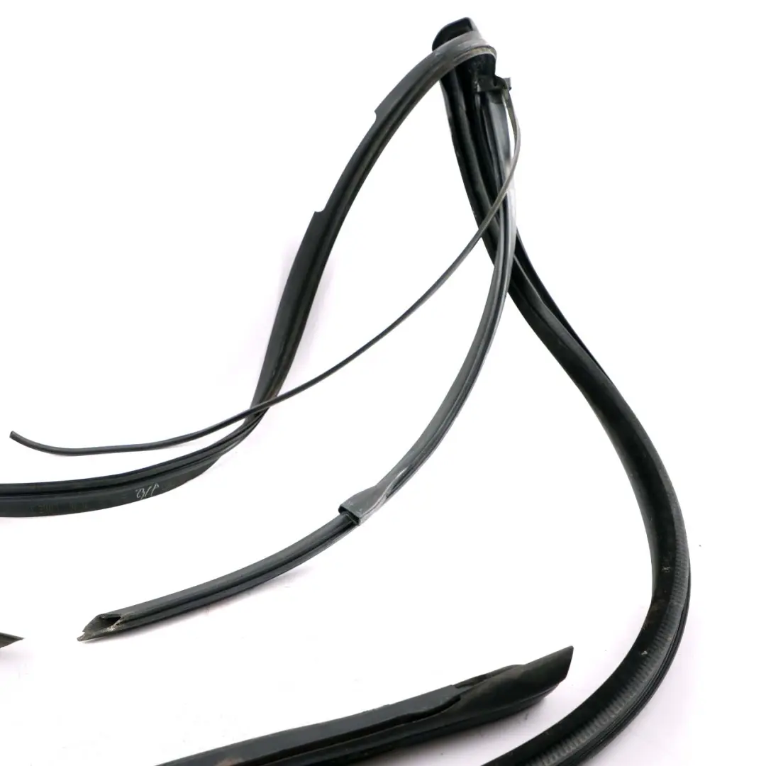  Guarnizione Parabrezza Anteriore BMW F33 F83 M4 Copertura Gomma Montante - SKU 7279772 - Numero di parte 7279772