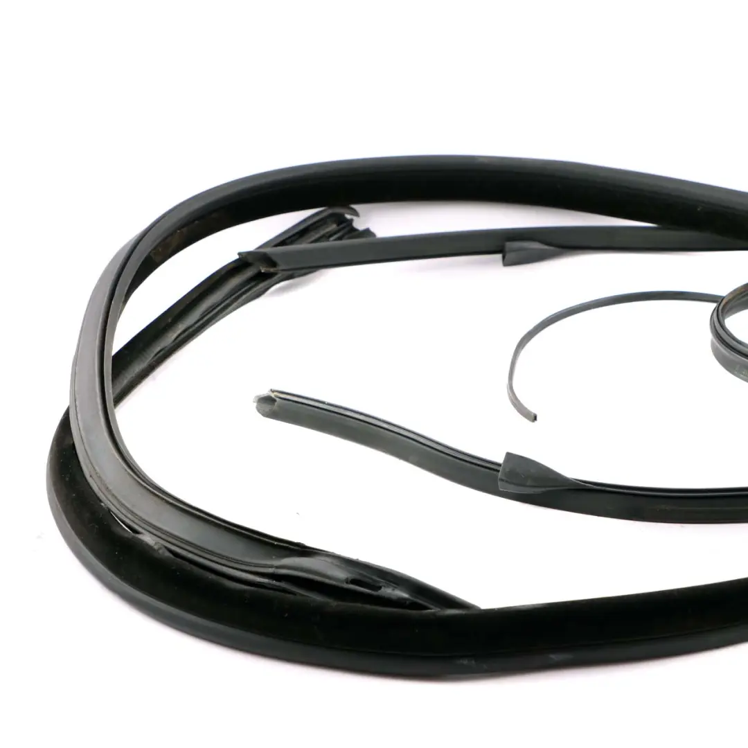 Joint Pare-Brise Avant BMW F33 F83 M4 Cache Caoutchouc Montant PareBrise pour à propos du numéro de pièce 7279772 Joint Pare-Brise Avant BMW F33 F83 M4 Cache Caoutchouc Montant PareBrise - SKU 7279772 - Numéro de pièce 7279772