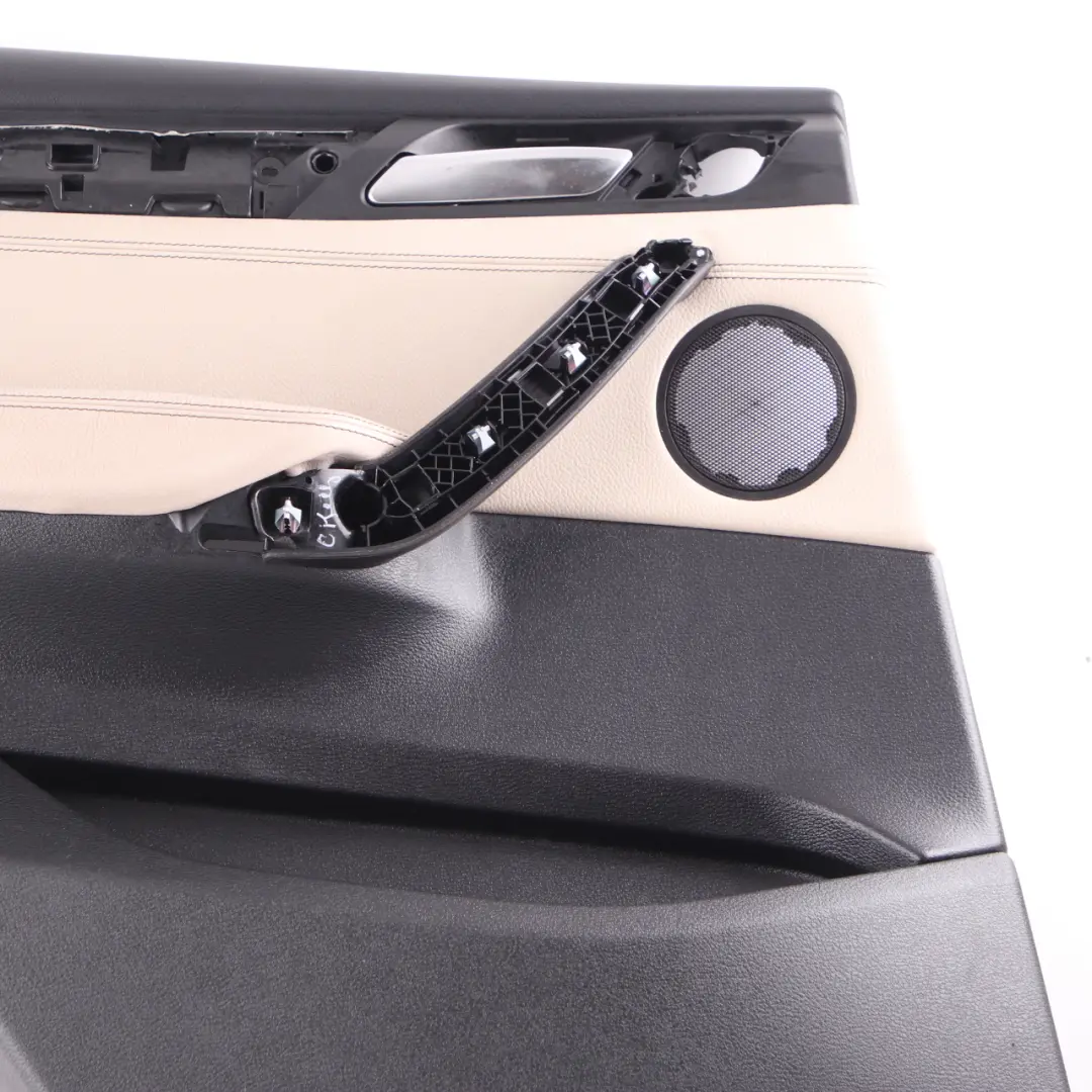 Carte Porte Revêtement garniture arrière gauche Cuir Nevada Oyster pour BMW X3 F25 à propos du numéro de pièce 7279925 BMW X3 F25 Carte Porte Revêtement garniture arrière gauche Cuir Nevada Oyster - SKU 7279925 - Numéro de pièce 7279925