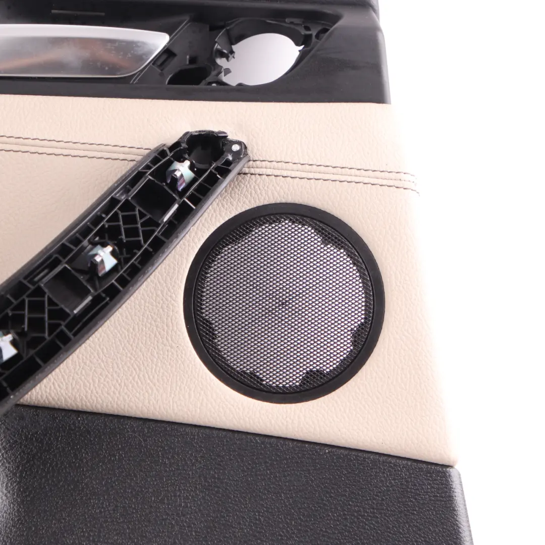 Boczek Tapicerka Panel Drzwi Lewy Tył Skóra Nevada Oyster do BMW X3 F25 o numerze 7279925 BMW X3 F25 Boczek Tapicerka Panel Drzwi Lewy Tył Skóra Nevada Oyster - SKU 7279925 - Numer Części 7279925