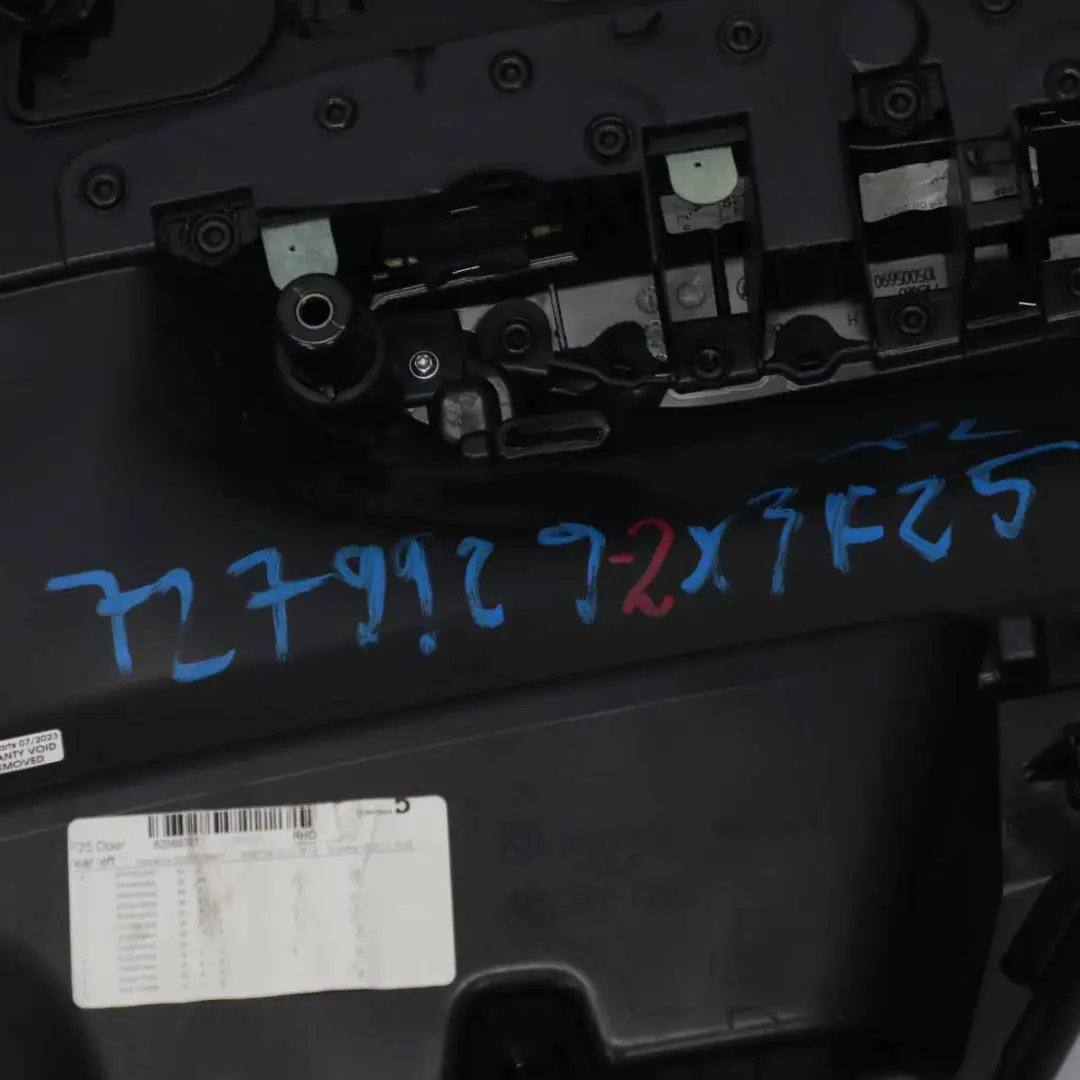 Tarjeta de Puerta BMW F25 Trasera Izquierda Forro Cubierta Cuero Nevada Negro para con número de pieza 7279929 Tarjeta de Puerta BMW F25 Trasera Izquierda Forro Cubierta Cuero Nevada Negro - SKU 7279929-2 - Número de pieza 7279929