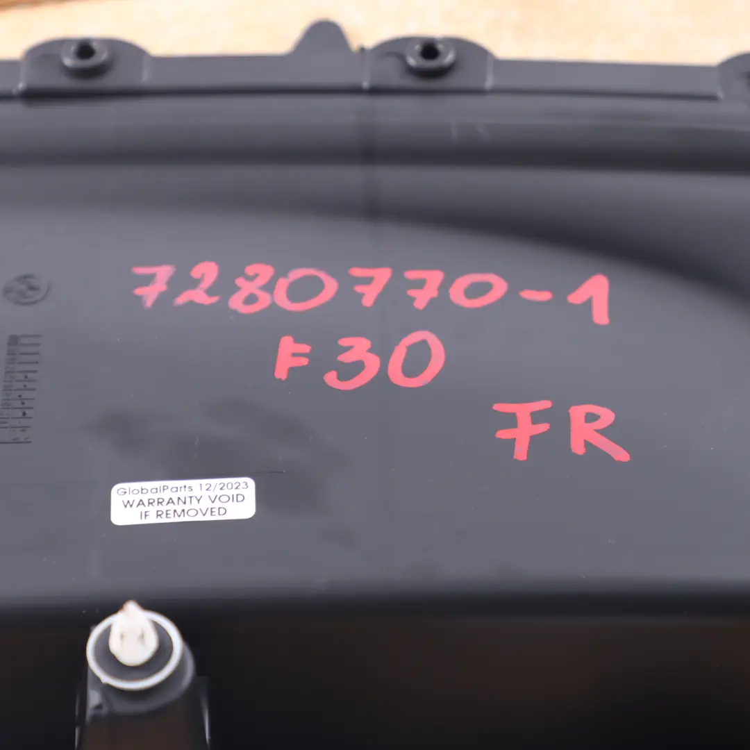 Boczek Drzwi Prawy Przedni Skóra Czarna Oyster do BMW F30 F31 o numerze 7280770 BMW F30 F31 Boczek Drzwi Prawy Przedni Skóra Czarna Oyster - SKU 7280770-1 - Numer Części 7280770