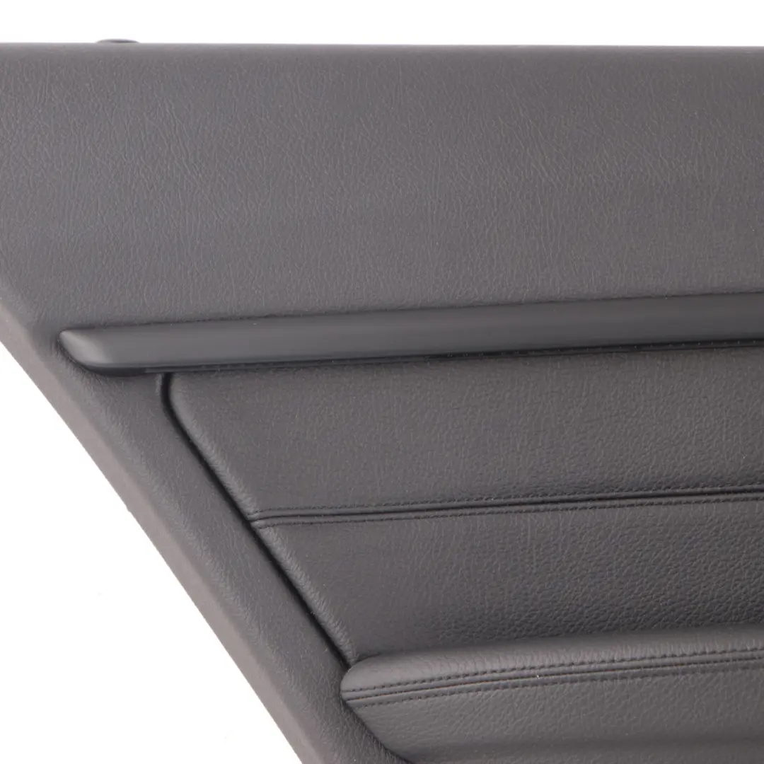 Panel Forro Puerta Trasera Izquierda Cuero Negro para BMW F30 F31 con número de pieza 7280939 BMW F30 F31 Panel Forro Puerta Trasera Izquierda Cuero Negro - SKU 7280939 - Número de pieza 7280939