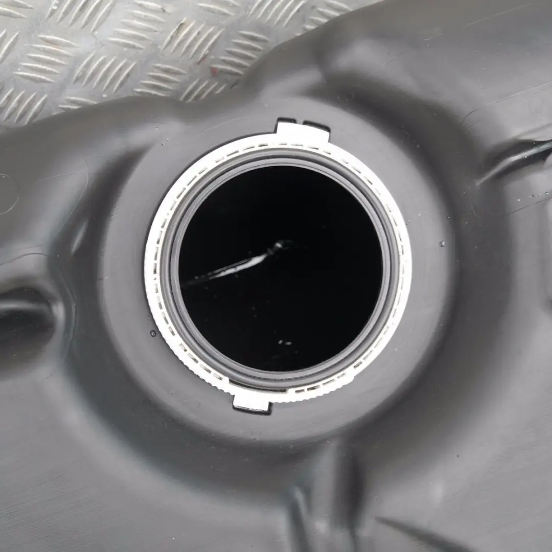 BMW 1 Serie E81 E87 E87N LCI Reservoir de carburant Diesel 116d 118d 120d 123d - SKU 7283801 - Numéro de pièce 7283801