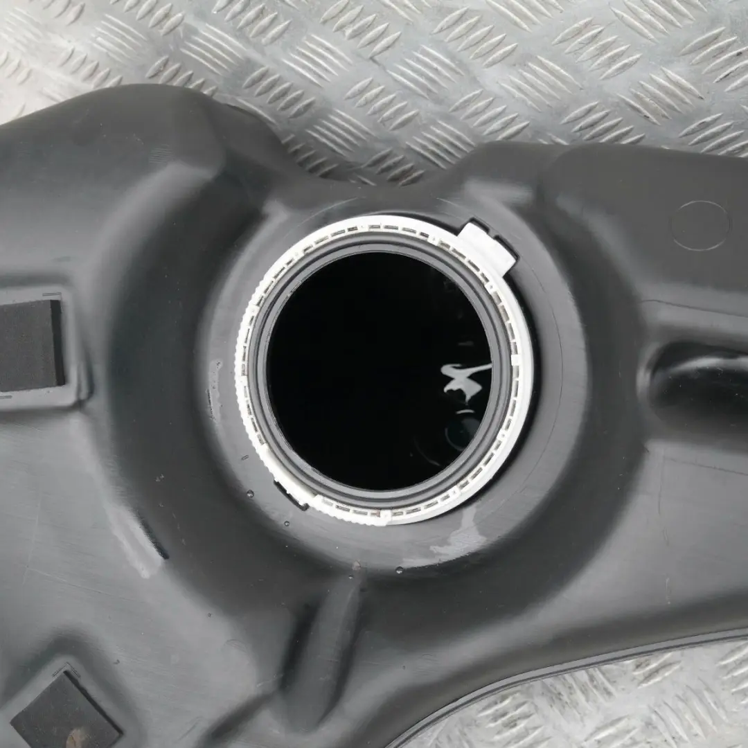 BMW 1 Serie E81 E87 E87N LCI Reservoir de carburant Diesel 116d 118d 120d 123d - SKU 7283801 - Numéro de pièce 7283801