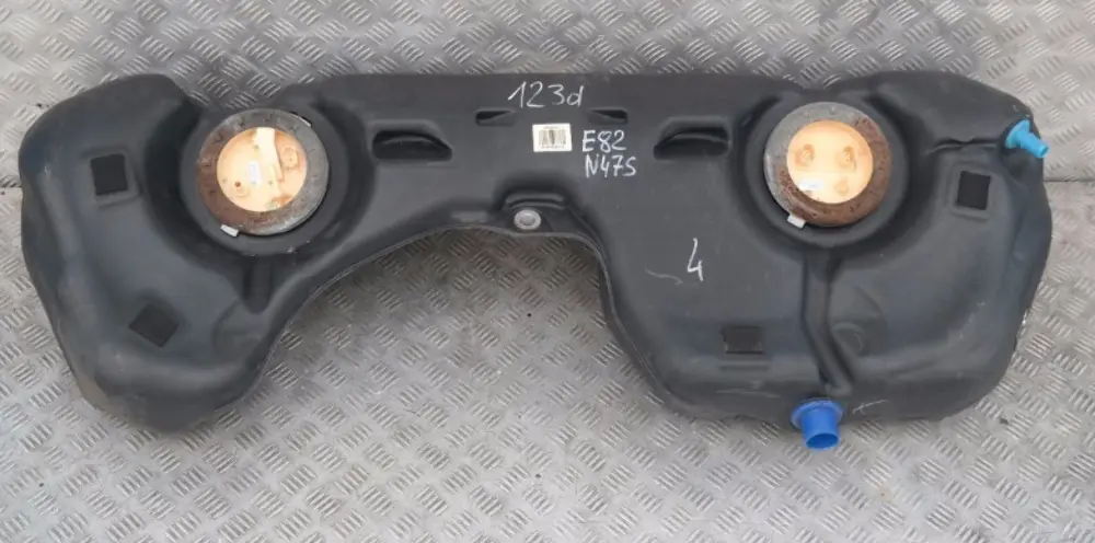 Tanque Combustible Completo con Bomba Diesel 118d 120d 123d N47 N47S para BMW E82 E88 con número de pieza 7283804 BMW E82 E88 Tanque Combustible Completo con Bomba Diesel 118d 120d 123d N47 N47S - SKU 7283804-1 - Número de pieza 7283804