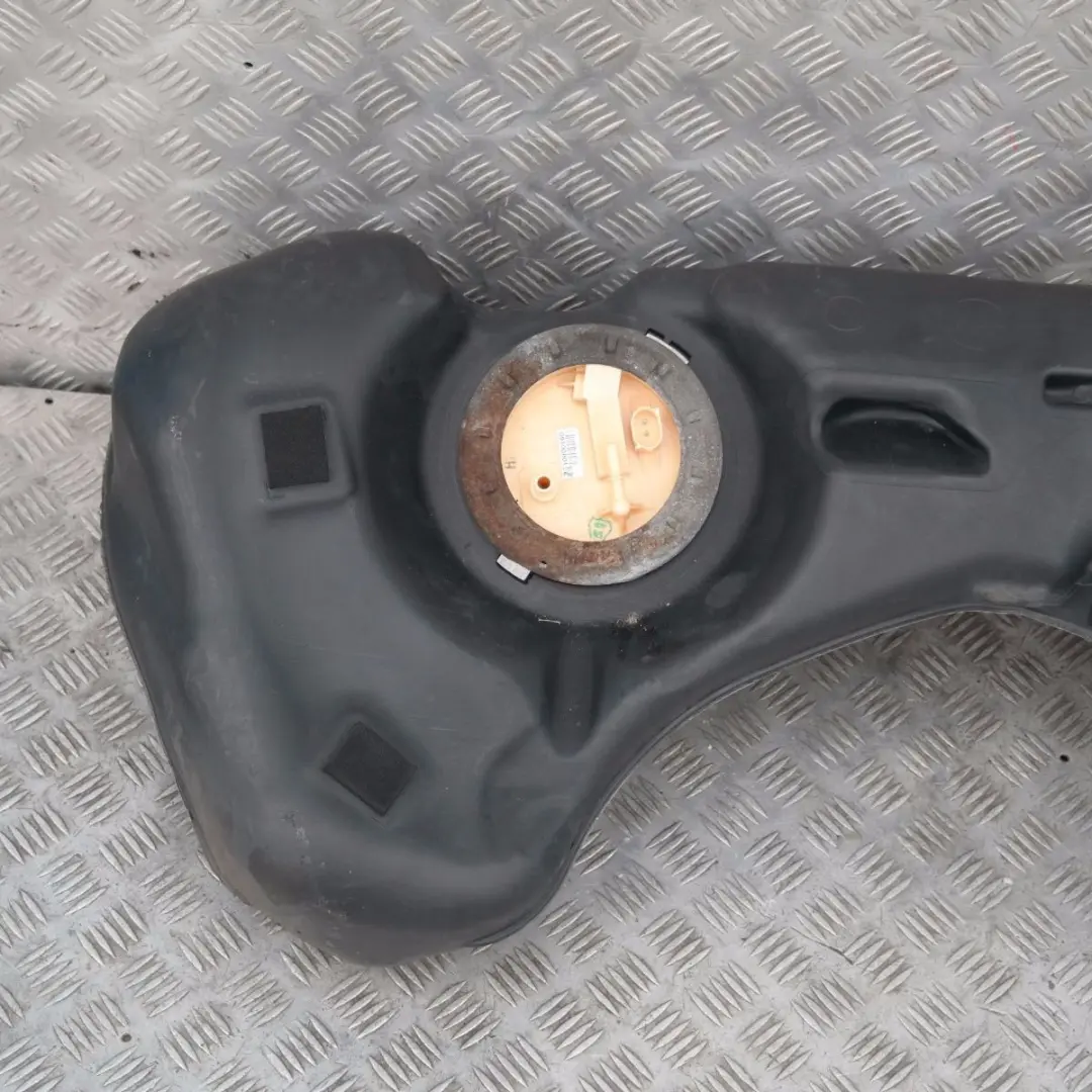 Zbiornik Bak Paliwa Diesel 120d 123d do BMW E82 E88 o numerze 7283804 BMW E82 E88 Zbiornik Bak Paliwa Diesel 120d 123d - SKU 7283804-1 - Numer Części 7283804
