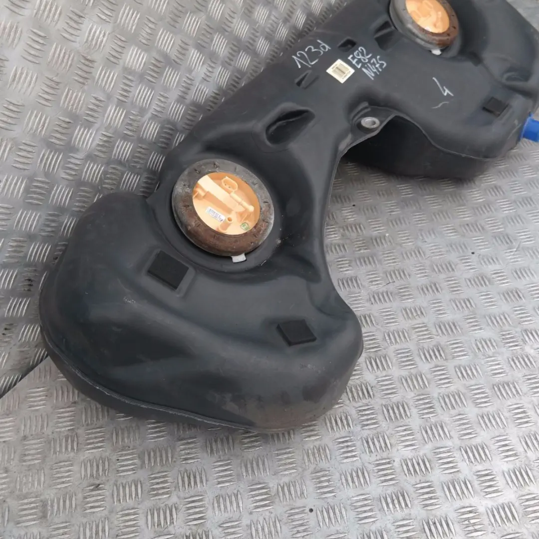 Tanque Combustible Completo con Bomba Diesel 118d 120d 123d N47 N47S para BMW E82 E88 con número de pieza 7283804 BMW E82 E88 Tanque Combustible Completo con Bomba Diesel 118d 120d 123d N47 N47S - SKU 7283804-1 - Número de pieza 7283804