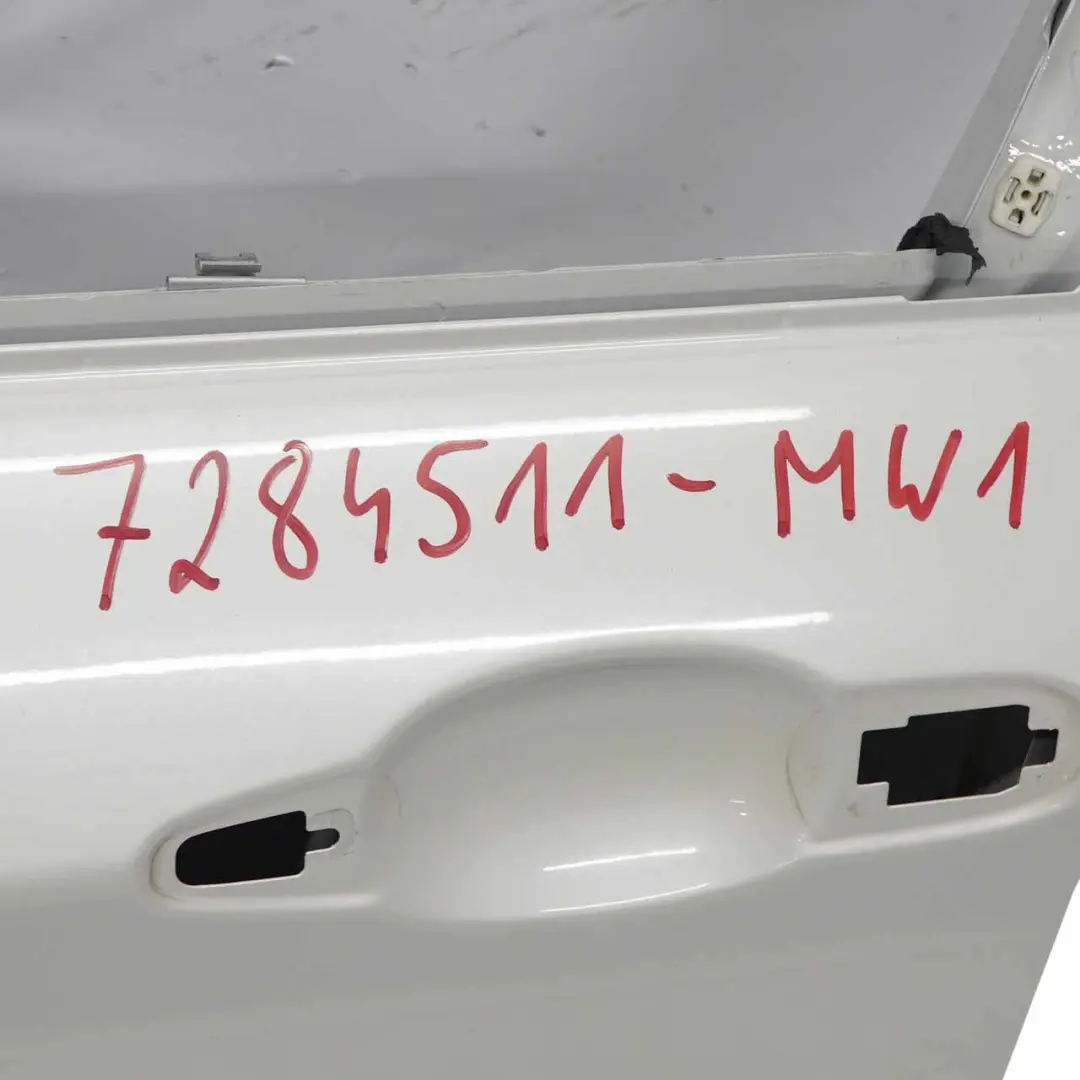 Porta anteriore sinistra Mineral Weiss White Metallic - A96 per BMW F20 con numero di parte 7284511 BMW F20 Porta anteriore sinistra Mineral Weiss White Metallic - A96 - SKU 7284511-MW1 - Numero di parte 7284511