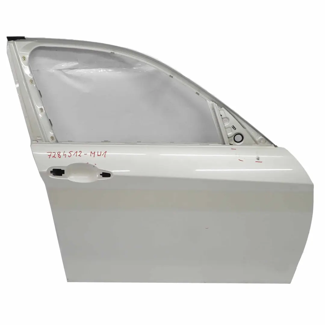 Tür vorne rechts Mineralweiss Mineralweiss Metallic - A96 für BMW F20 mit Teilenummer 7284512 BMW F20 Tür vorne rechts Mineralweiss Mineralweiss Metallic - A96 - SKU 7284512-MW1 - Teilenummer 7284512