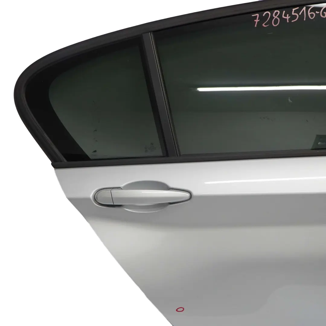 Puerta Trasera Derecha Glacier Silber Silver Metallic - A83 para BMW F20 con número de pieza 7284516 BMW F20 Puerta Trasera Derecha Glacier Silber Silver Metallic - A83 - SKU 7284516-GSB1 - Número de pieza 7284516