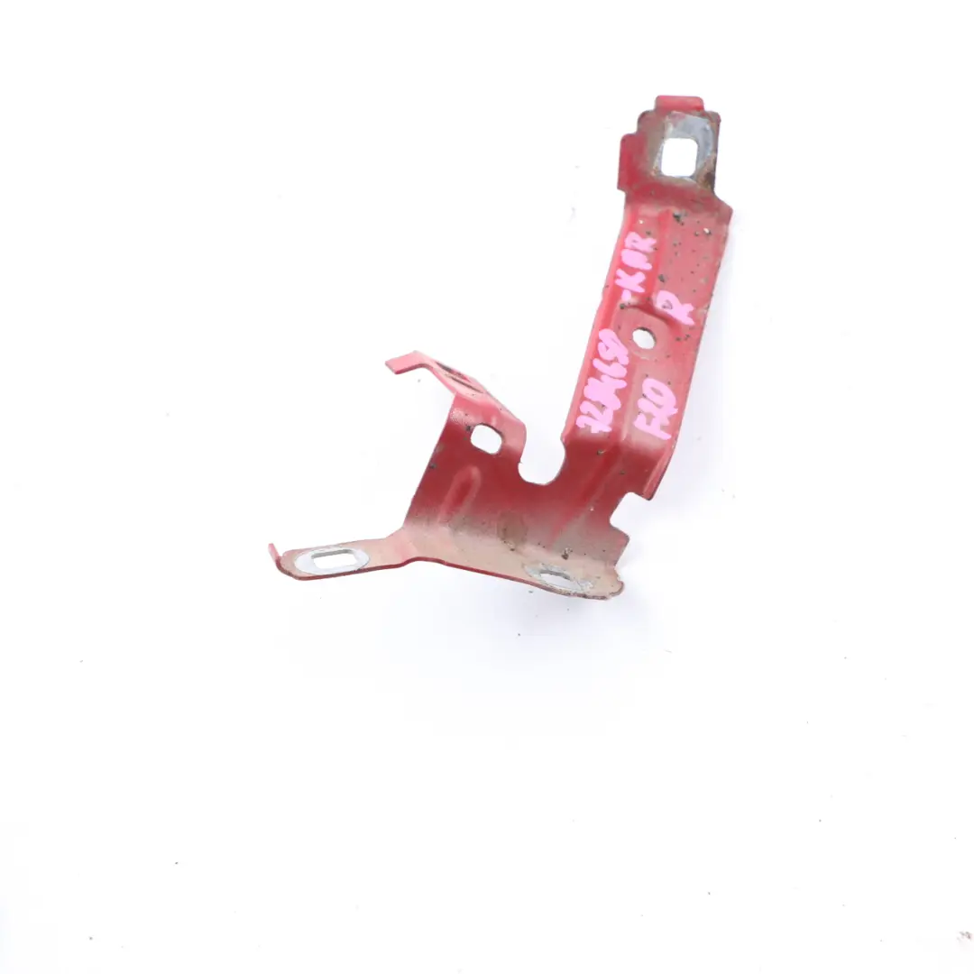 Staffa Supporto Parafango Anteriore Destro 2 Rosso Cremisi-A61 per BMW F20 F21 con numero di parte 7284650 BMW F20 F21 Staffa Supporto Parafango Anteriore Destro 2 Rosso Cremisi-A61 - SKU 7284650-KAR - Numero di parte 7284650