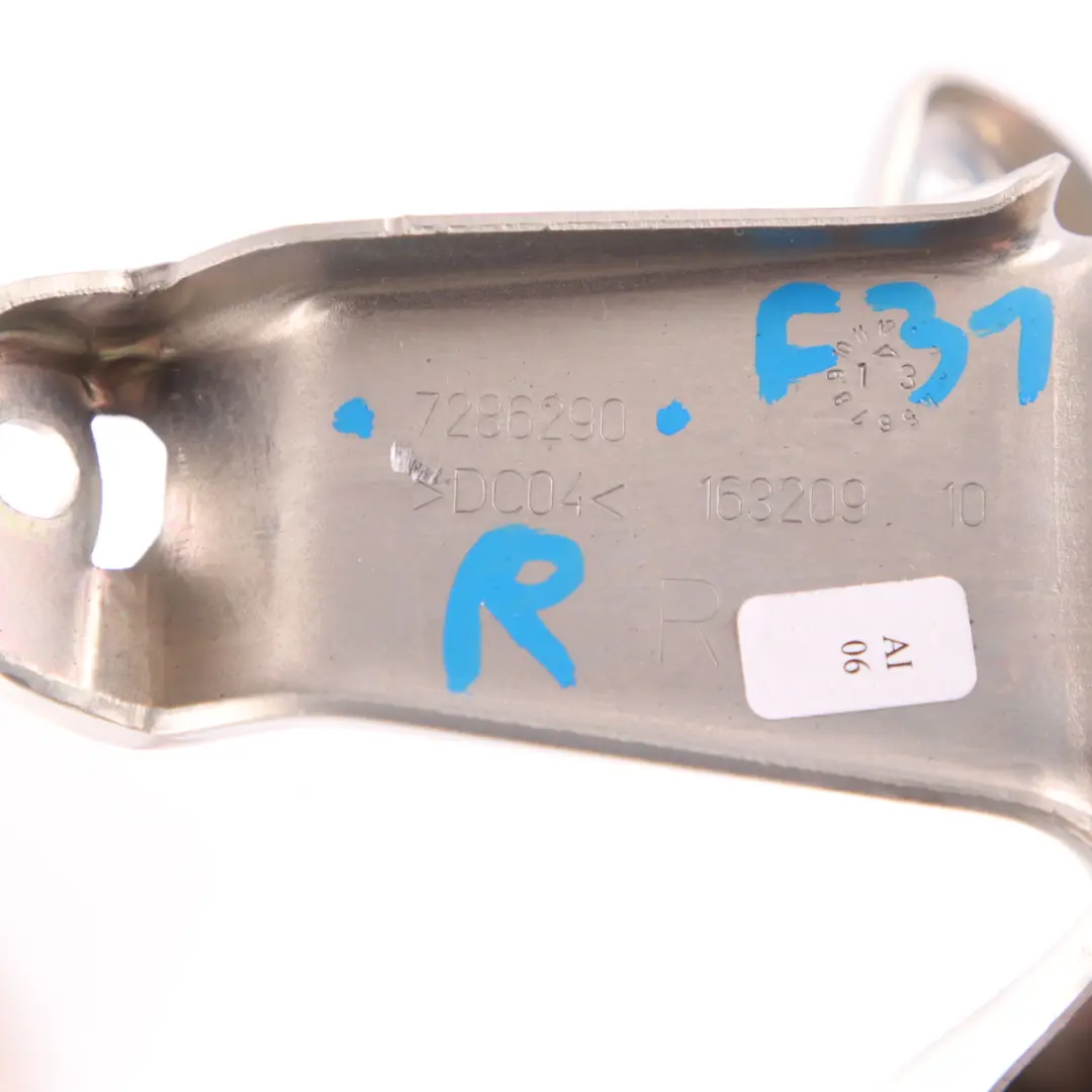 Support Bracket BMW F31 Touring Trunk Trim Panel Centre Right O/S to with Part number 7286290 Support Bracket BMW F31 Touring Trunk Trim Panel Centre Right O/S - SKU 7286290 - Part number 7286290