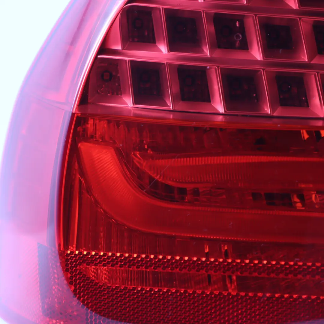 Lampa Lewy Tył Lewa Tylna do BMW E90 LCI o numerze 7289425 BMW E90 LCI Lampa Lewy Tył Lewa Tylna - SKU 7289425-2 - Numer Części 7289425