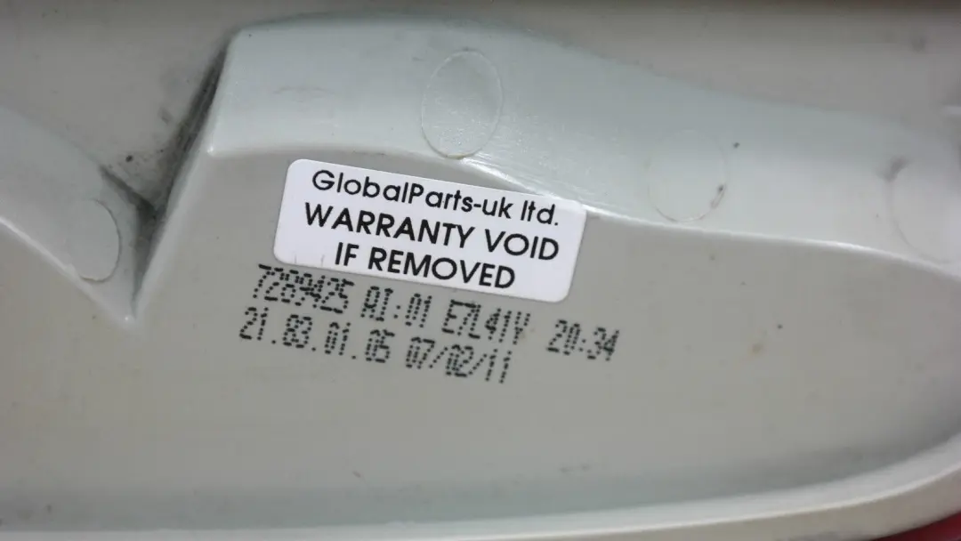 Luz Trasera Para Portón Trasero Izquierda para BMW E90 LCI con número de pieza 7289425 BMW E90 LCI Luz Trasera Para Portón Trasero Izquierda - SKU 7289425 - Número de pieza 7289425