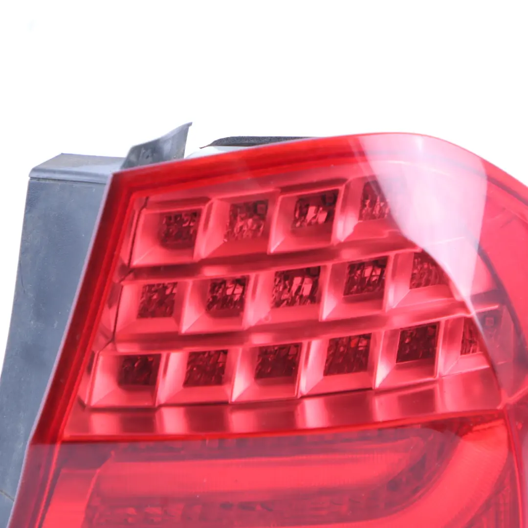 Lamp Light In The Side Panel Rear Right O/S to BMW E90 LCI Saloon with Part number 7289426 BMW E90 LCI Saloon Lamp Light In The Side Panel Rear Right O/S - SKU 7289426-1 - Part number 7289426