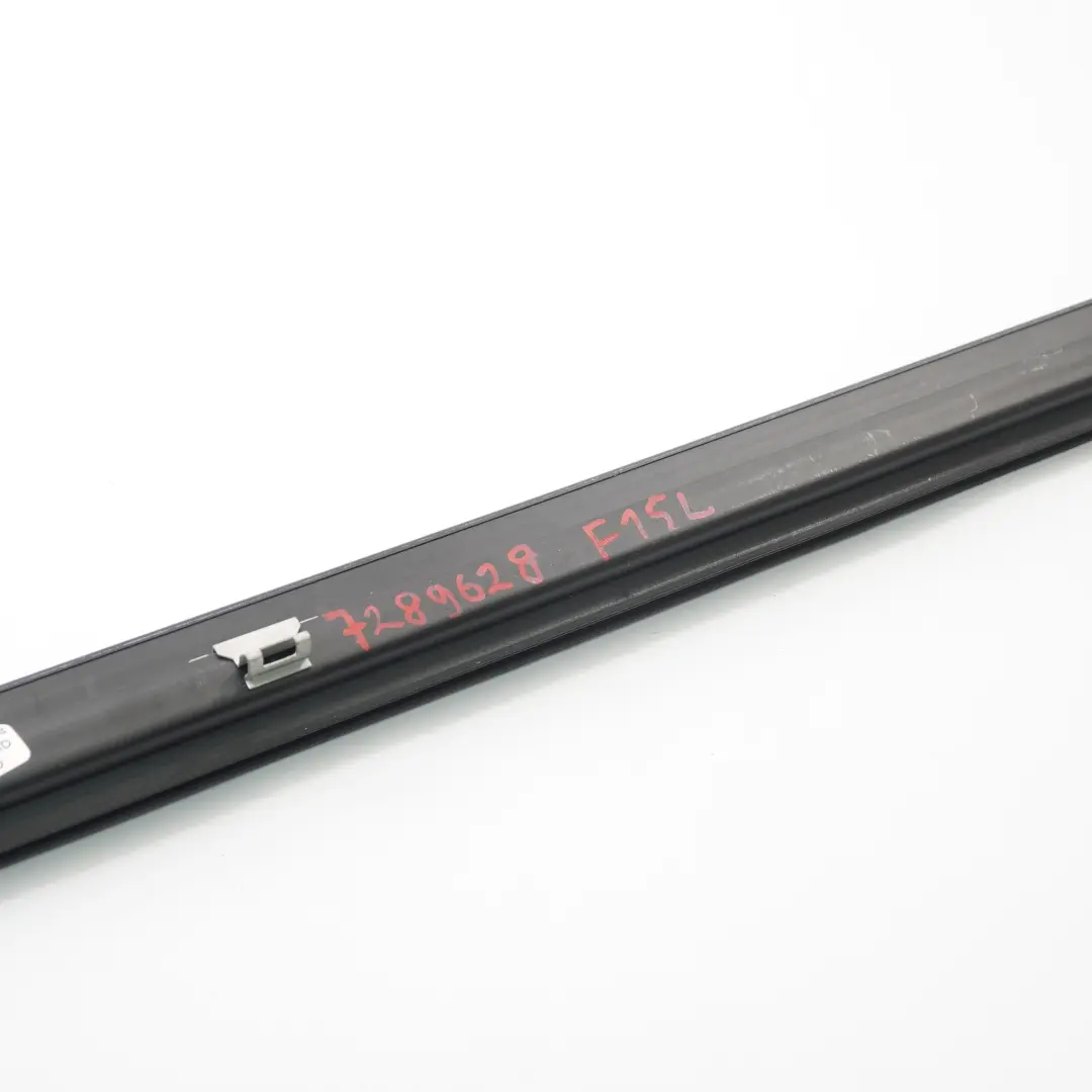 Ventana Sello Puerta Delantera Derecha Burlete Junta Caucho para BMW X5 F15 con número de pieza 7289628 BMW X5 F15 Ventana Sello Puerta Delantera Derecha Burlete Junta Caucho - SKU 7289628 - Número de pieza 7289628