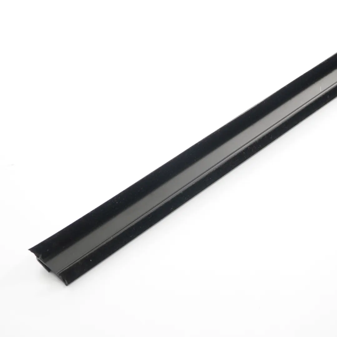 Coperchio interno del finestrino posteriore destro per BMW X5 F15 con numero di parte 7289642 BMW X5 F15 Coperchio interno del finestrino posteriore destro - SKU 7289642 - Numero di parte 7289642