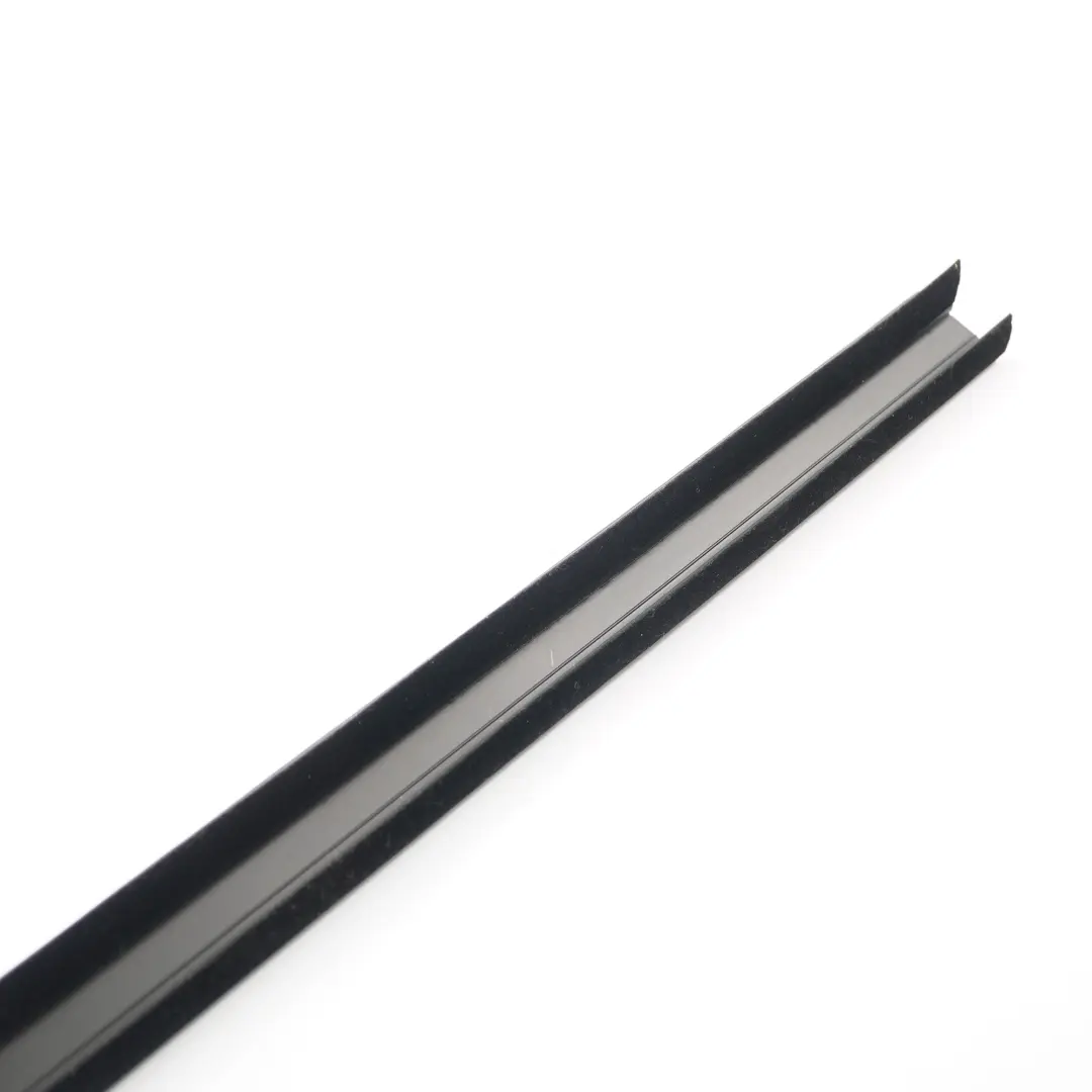 Intérieur Fenêtre Cache Canal Arrière Droit pour BMW X5 F15 Porte à propos du numéro de pièce 7289642 BMW X5 F15 Porte Intérieur Fenêtre Cache Canal Arrière Droit - SKU 7289642 - Numéro de pièce 7289642